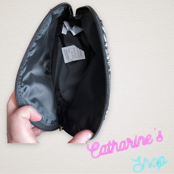 Half-Moon Pouch - Picture 3 of 3